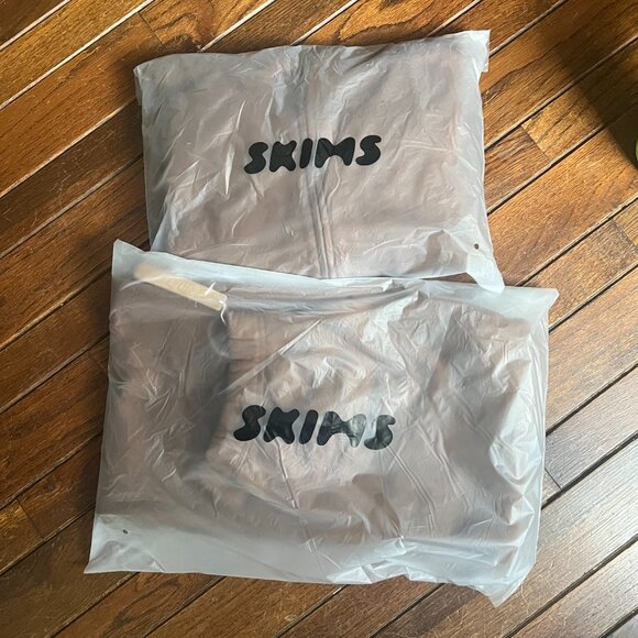 SKIMS Bison Sweat Set (Zip Up Hoodie & Pants) - Size Small - NWT - Picture 8 of 8